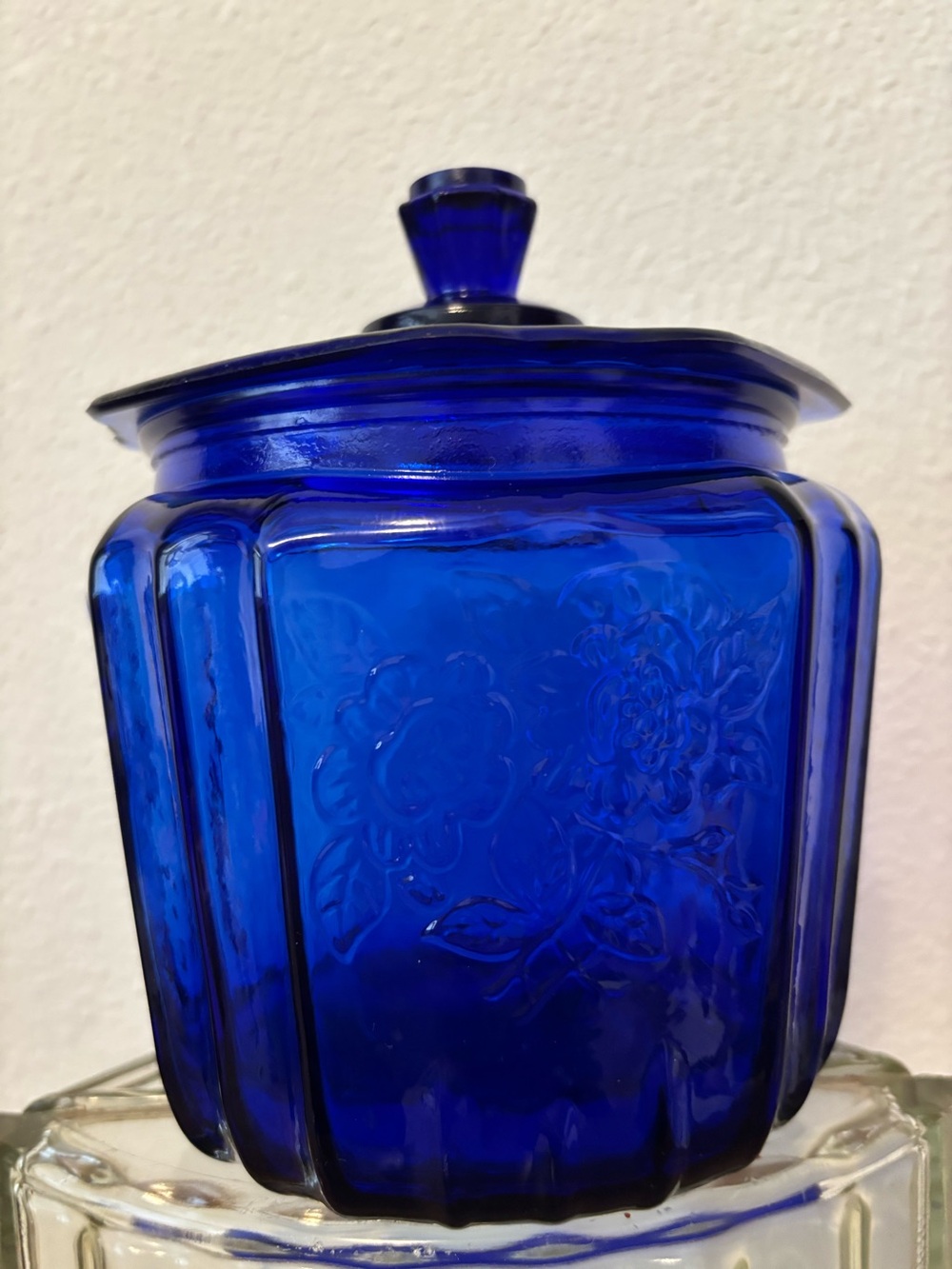 Vintage Anchor Hocking Colbalt Blue jar, Mayfair Open Rose pattern with lid